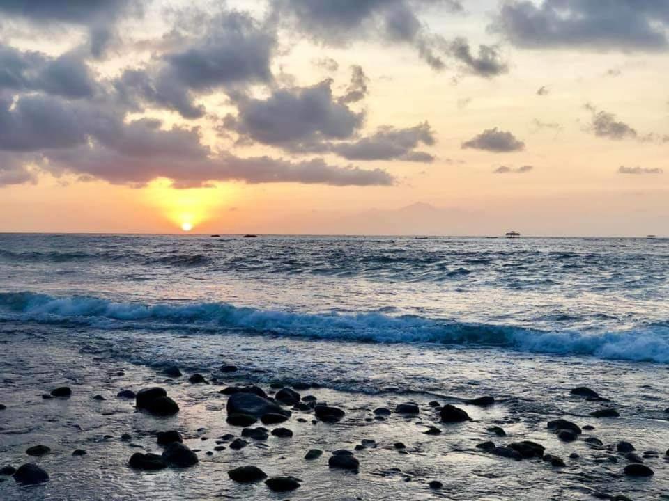 Вилла Jasri Dalem Surf Retreat Экстерьер фото